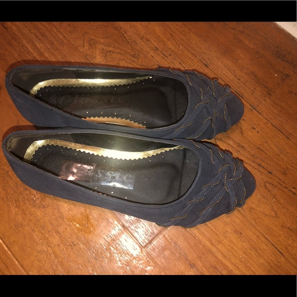 Navy.  Flats shoes - Picture 2 of 2